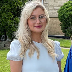 Meet your Posher, Miriam